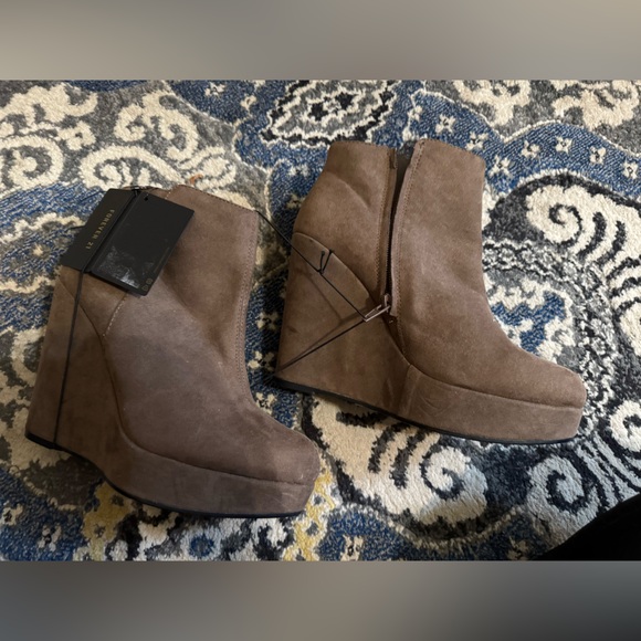 Forever 21 Shoes Size 7 - Picture 2 of 4